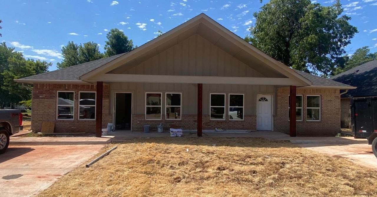 220 Southeast 2nd Street - Photo 2 of 2