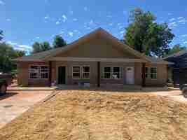 featured image of 220 Se 2nd St