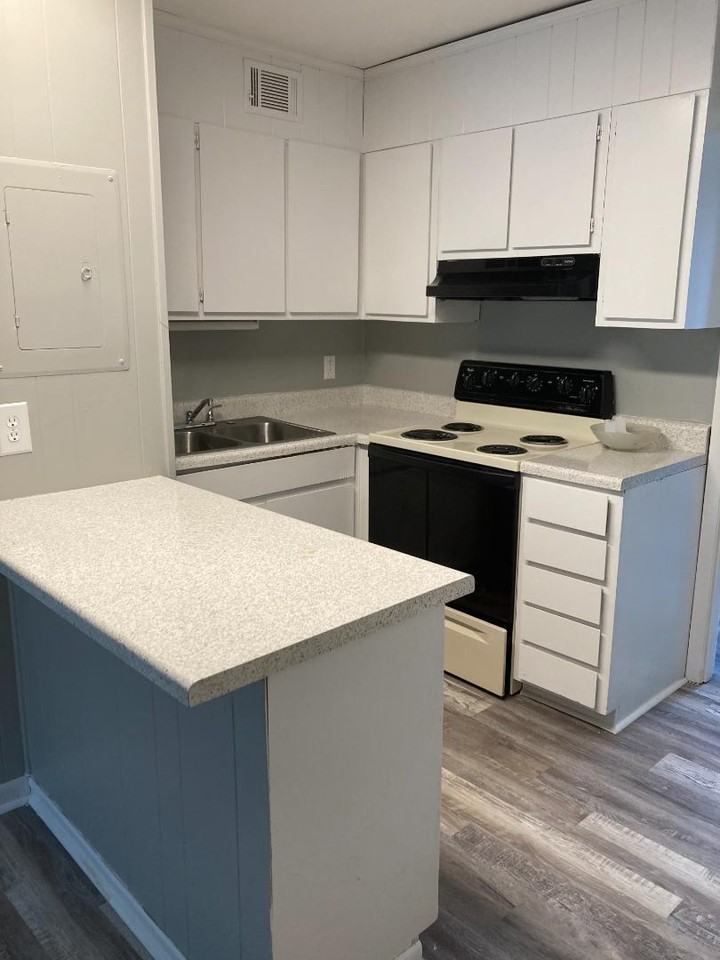 Cobblestone - Photo 4 of 6