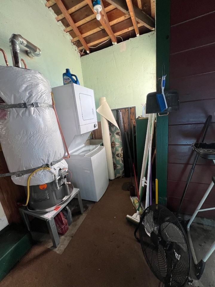 1360 B St - Photo 4 of 9