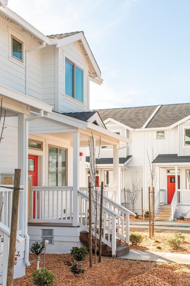 Barlow Crossing Townhomes - Photo 2 of 10