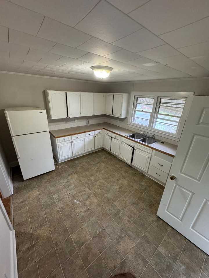 801 N Morris St - Photo 7 of 9