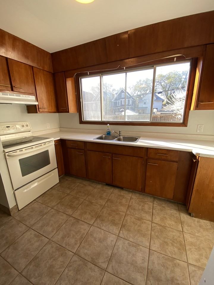 607 Mulvey Ave - Photo 2 of 15