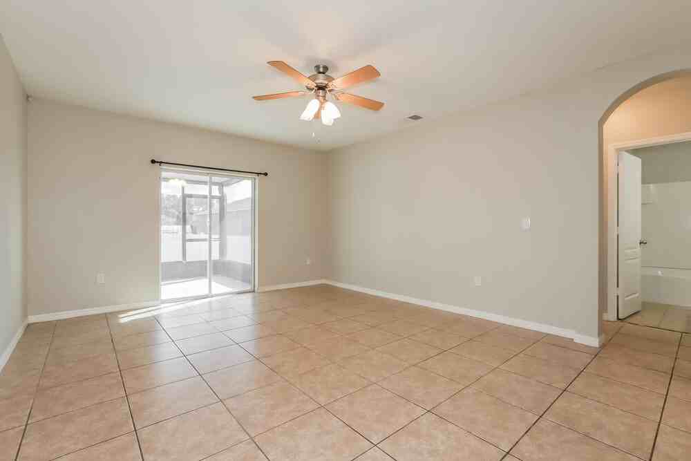 1633 Wallace Manor Blvd - Photo 4 of 16