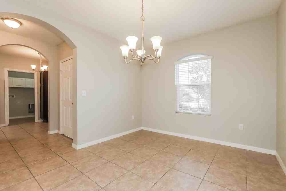 1633 Wallace Manor Blvd - Photo 6 of 16