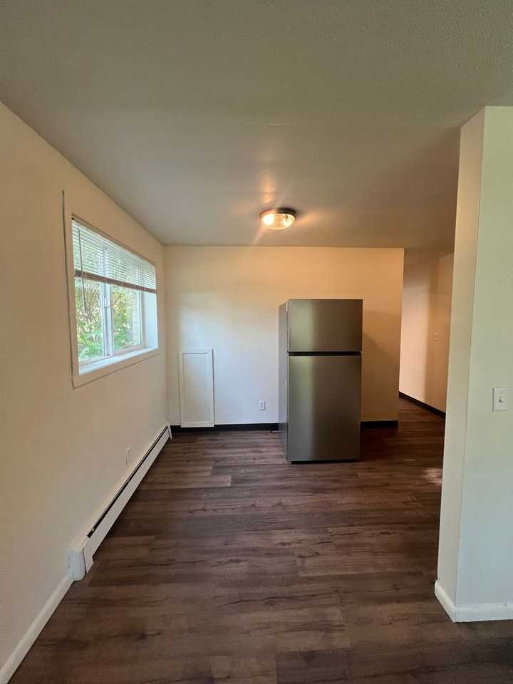 1025 - Photo 7 of 17