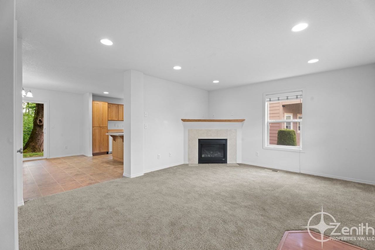 5232 N St - Photo 3 of 26