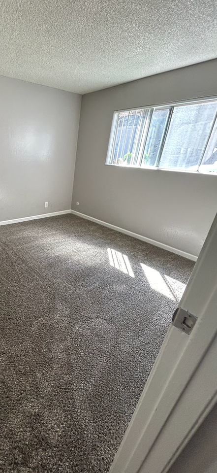 1625 Scenic Drive - Photo 3 of 15