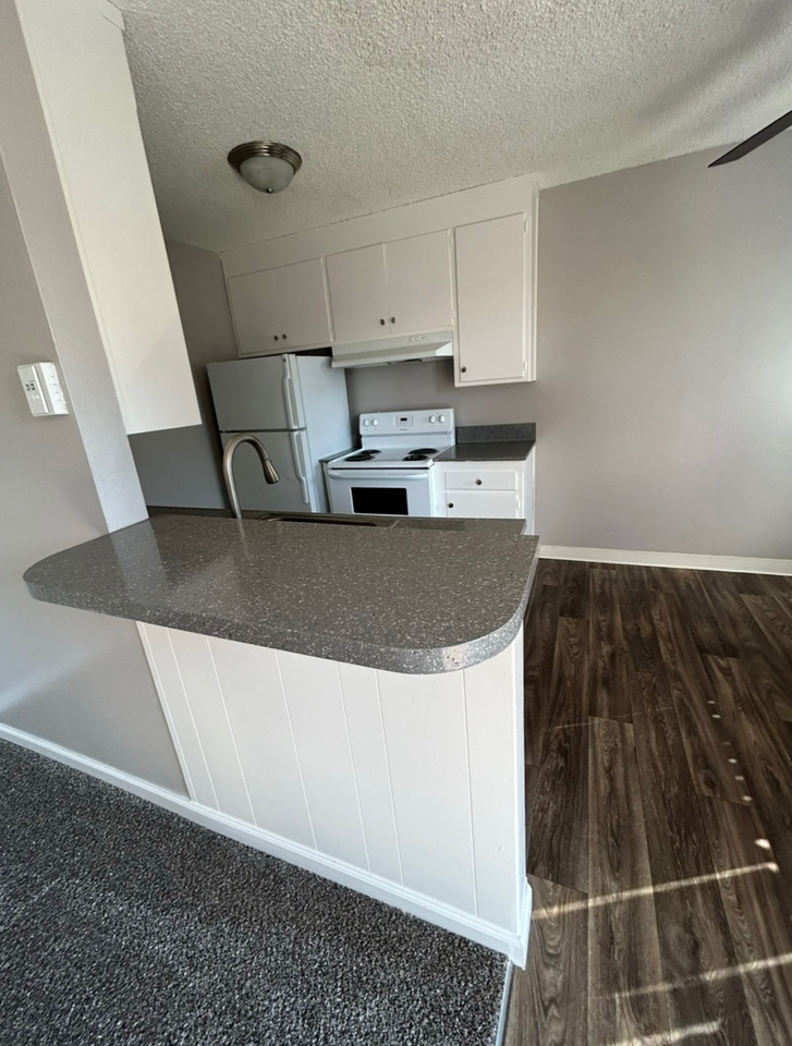 1625 Scenic Drive - Photo 4 of 15