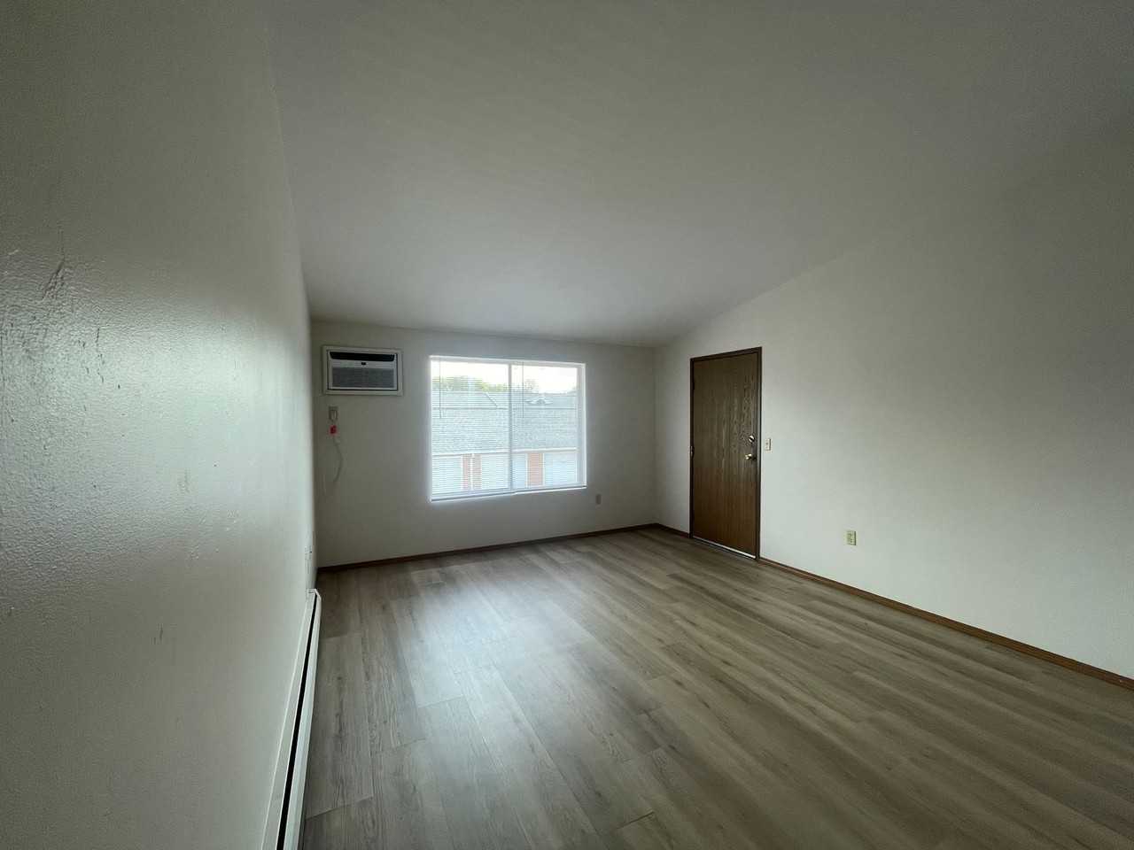 2677 Humboldt Rd - Photo 3 of 14