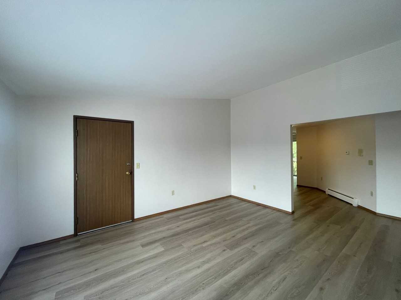 2677 Humboldt Rd - Photo 4 of 14