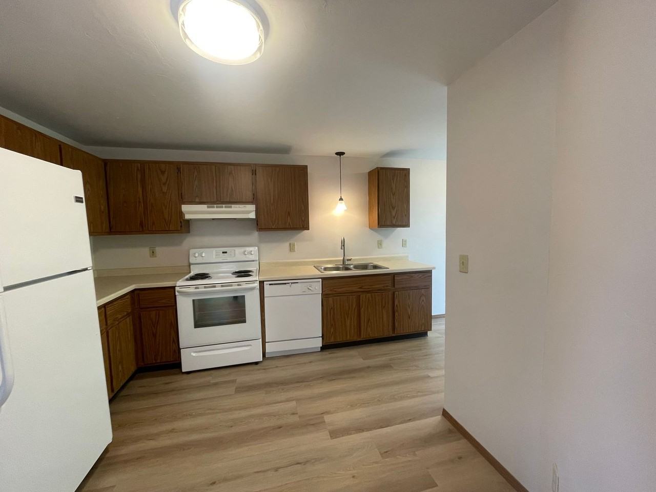 2677 Humboldt Rd - Photo 5 of 14