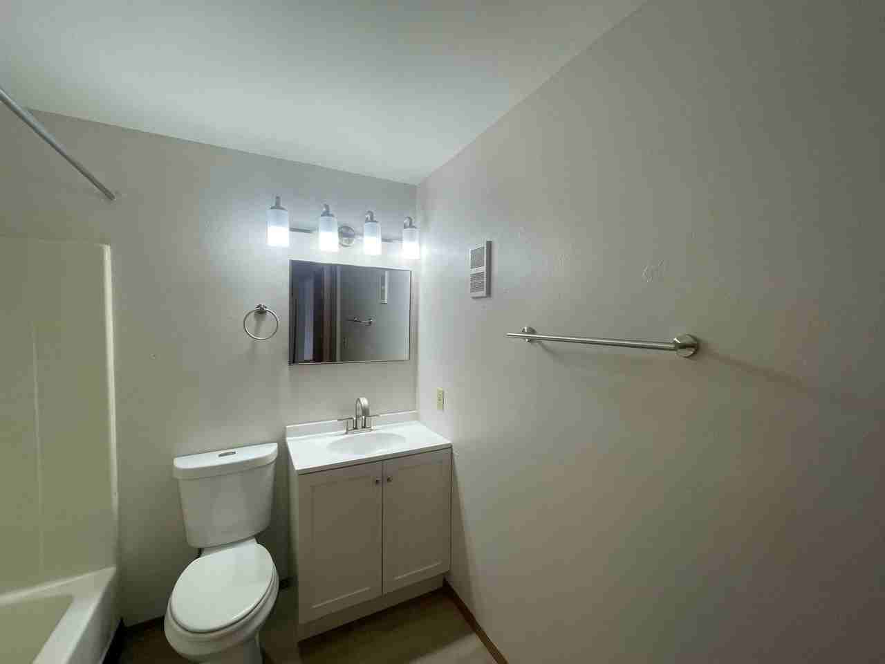 2677 Humboldt Rd - Photo 7 of 14