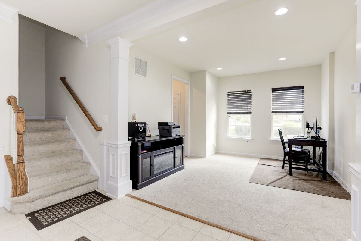 43551 Wheadon Ter - Photo 2 of 26