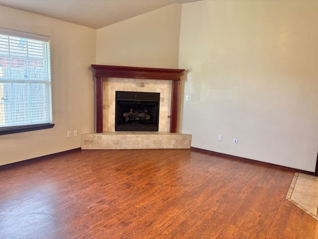 15105 Kyle Dr - Photo 3 of 18