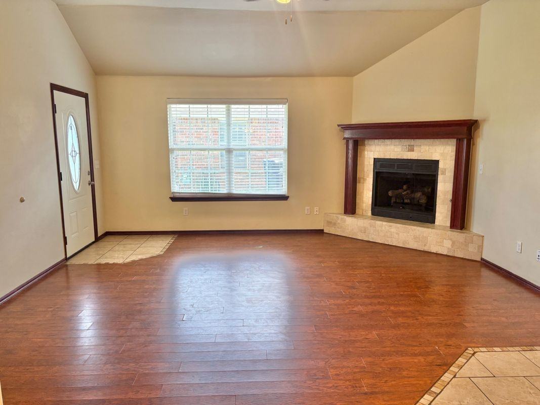 15105 Kyle Dr - Photo 4 of 18