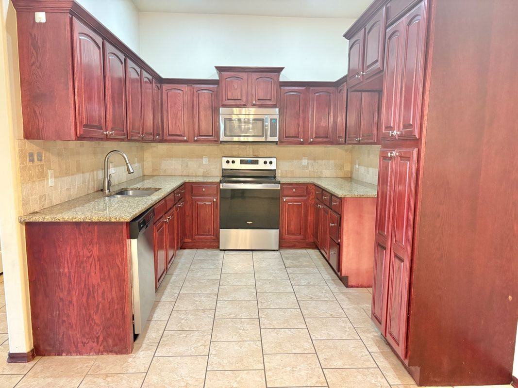 15105 Kyle Dr - Photo 6 of 18