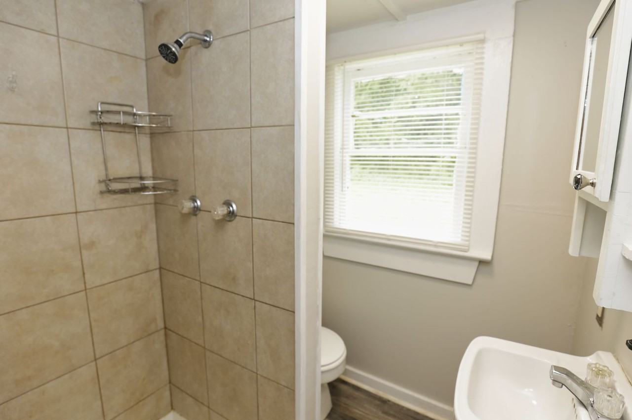 307 Tarver St Se - Photo 7 of 8