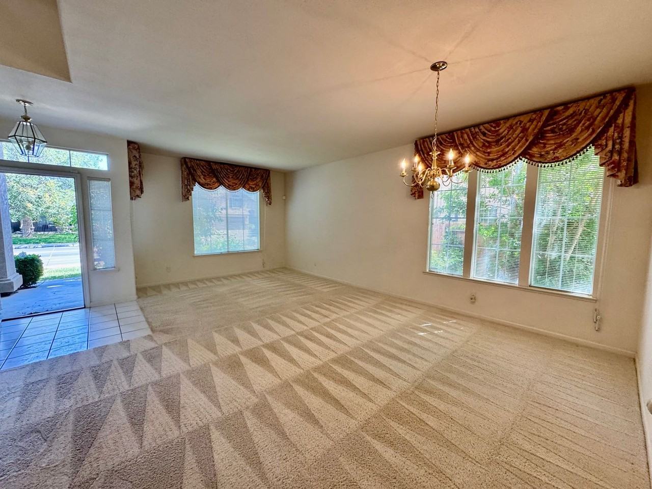 915 Cardoza Rd - Photo 4 of 24