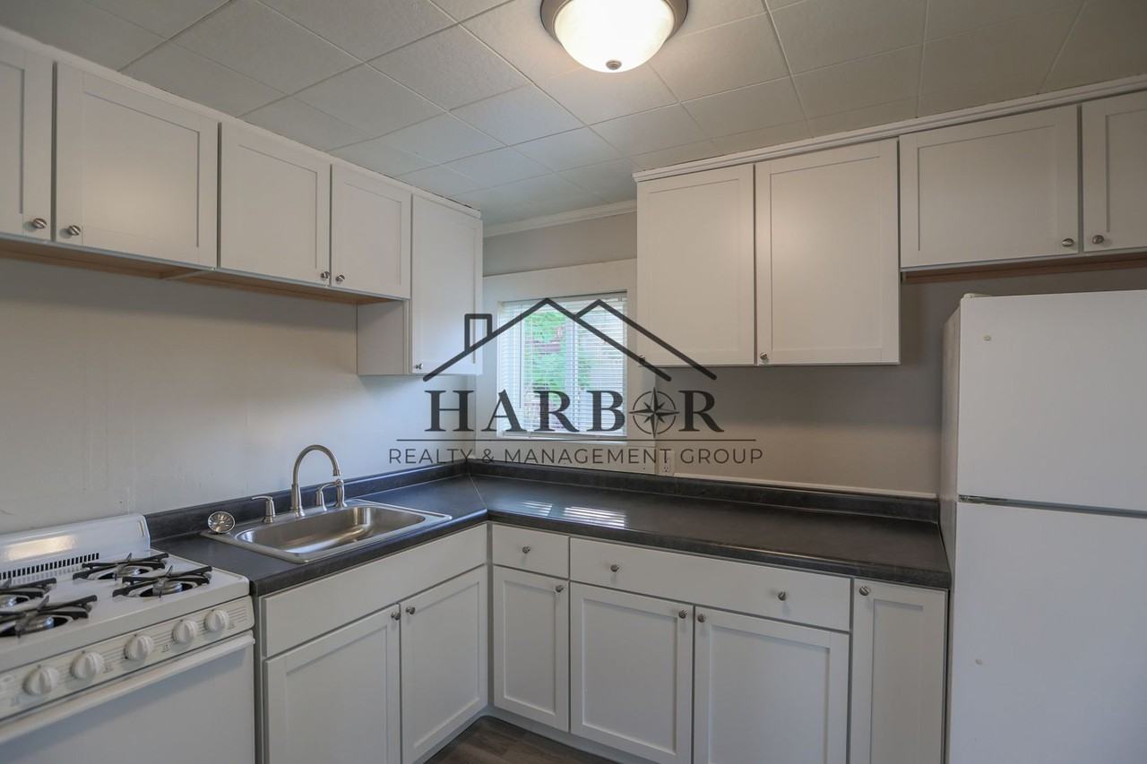 212 7th St Nw - Photo 2 of 15