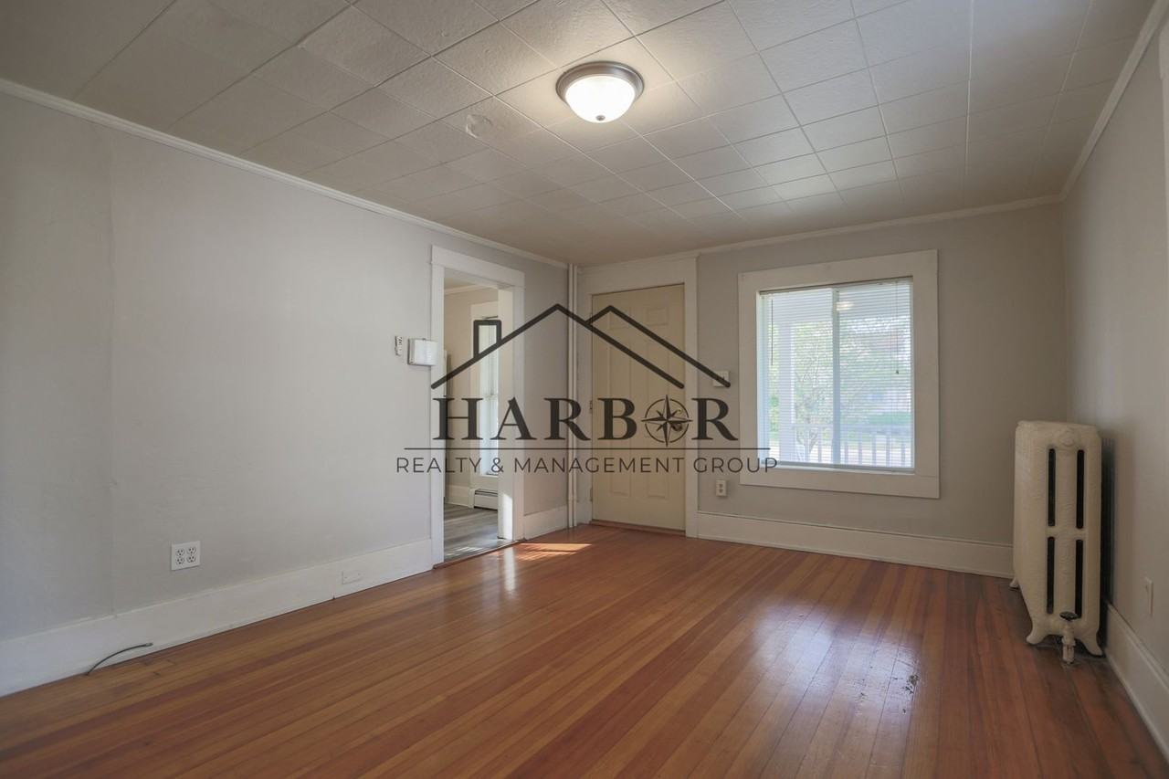 212 7th St Nw - Photo 3 of 15