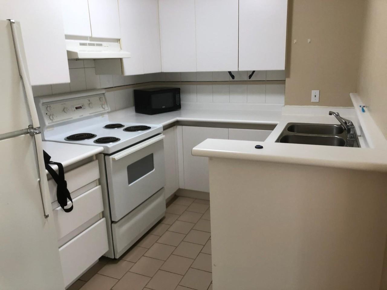 989 Nelson St - Photo 3 of 19