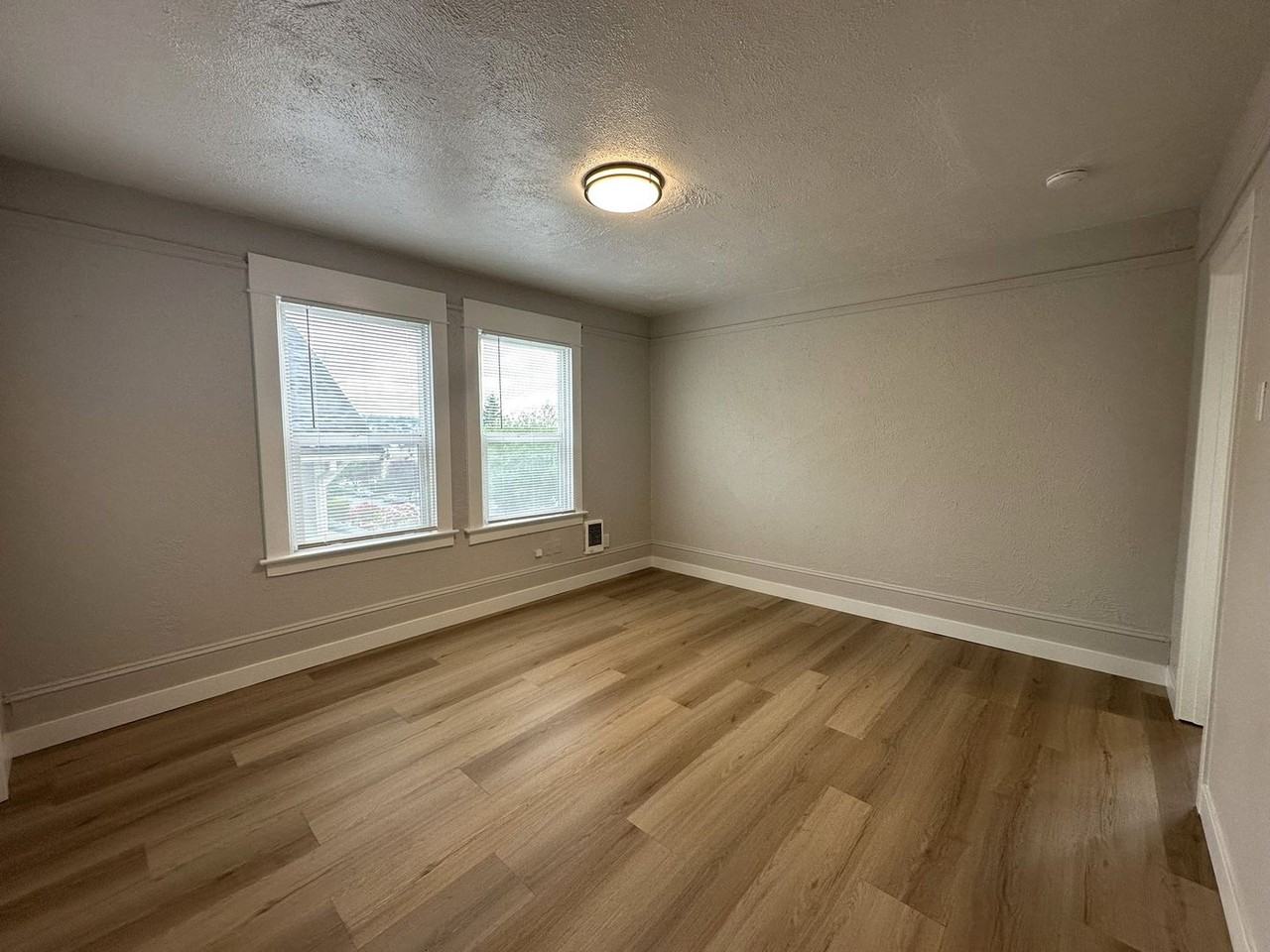 2317 Grand- 5 Unit - Photo 4 of 50