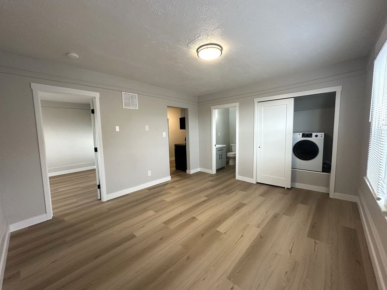2317 Grand- 5 Unit - Photo 7 of 50