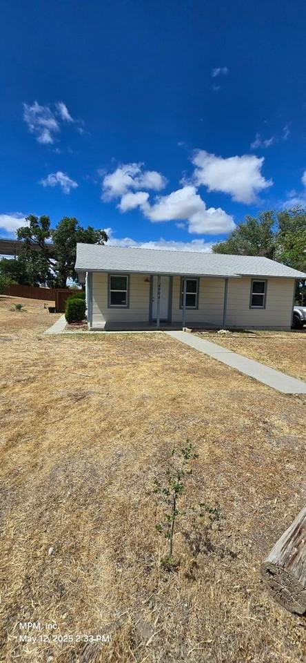 4904 Estrella Rd - Photo 2 of 10