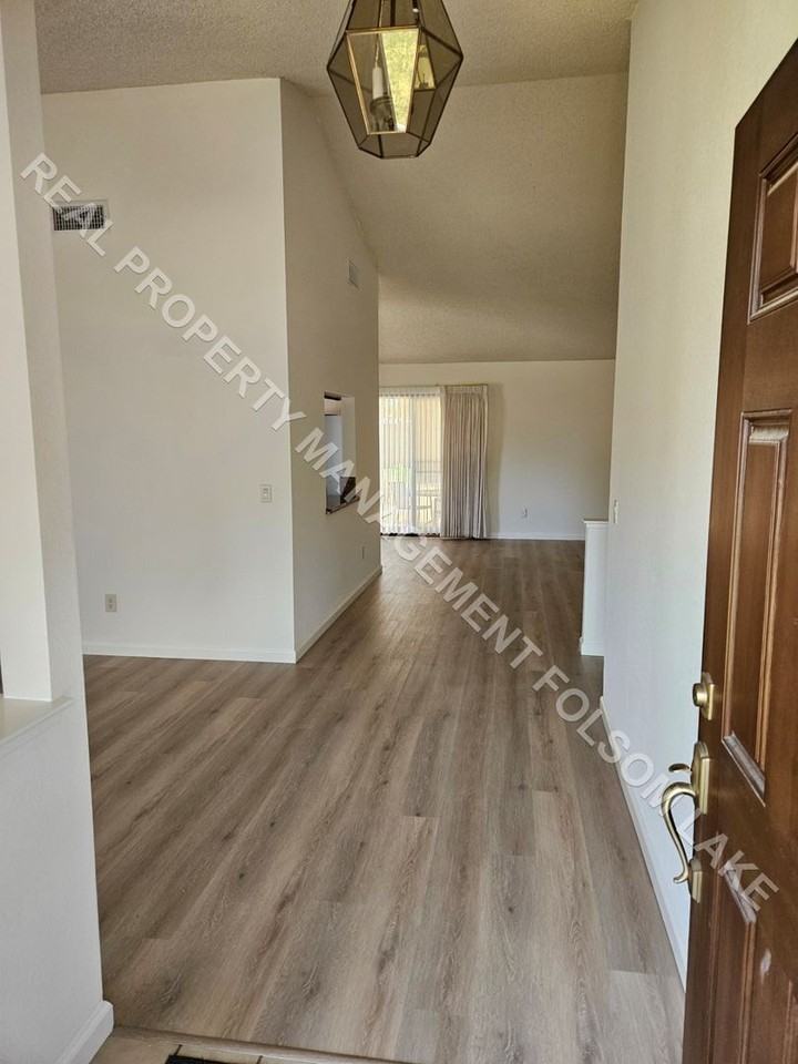 105 Wilson Ct - Photo 4 of 19