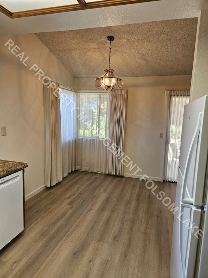 105 Wilson Ct - Photo 5 of 19