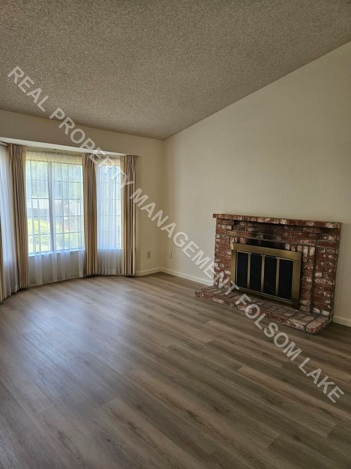 105 Wilson Ct - Photo 6 of 19