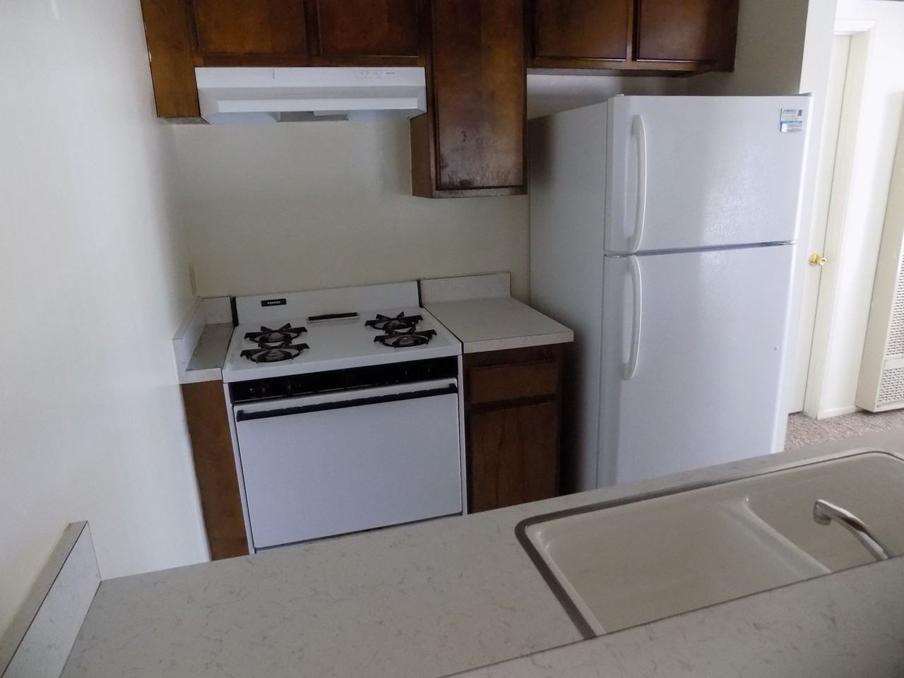 0136  3175 Camellia Court - Photo 4 of 9