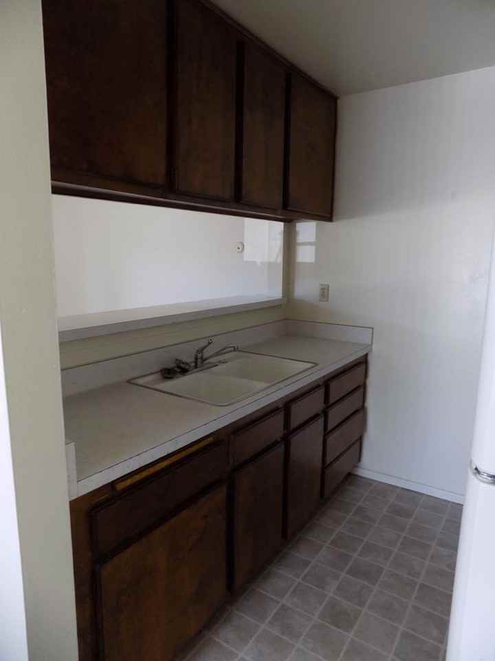 0136  3175 Camellia Court - Photo 5 of 9