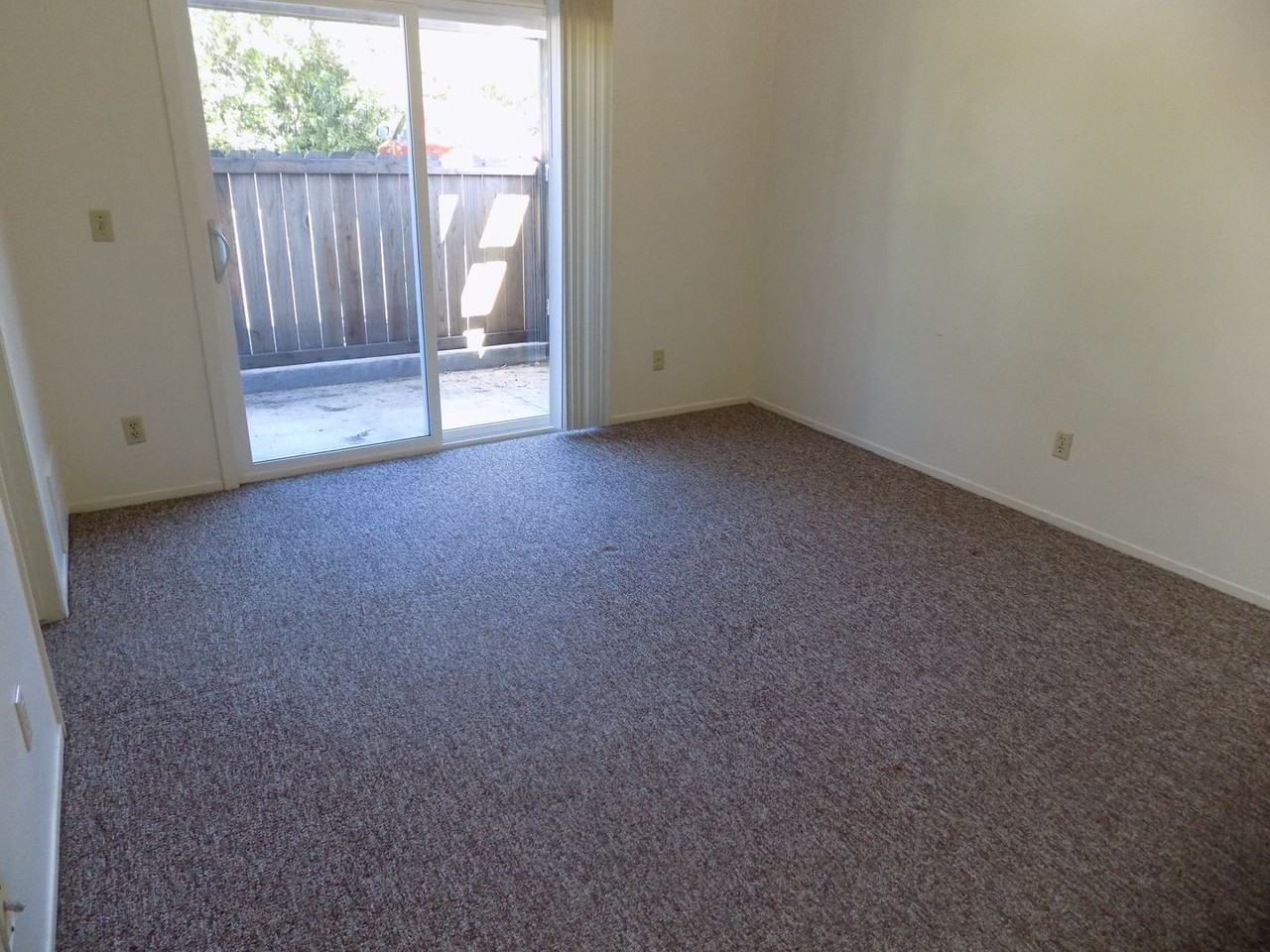 0136  3175 Camellia Court - Photo 7 of 9