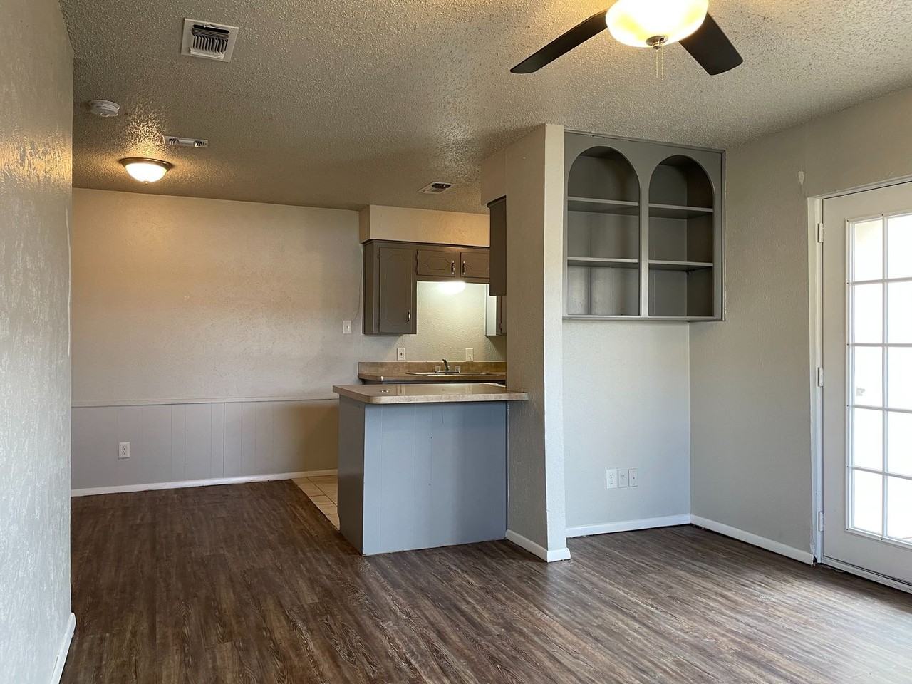 738 E Pecan St #738 - Photo 3 of 8