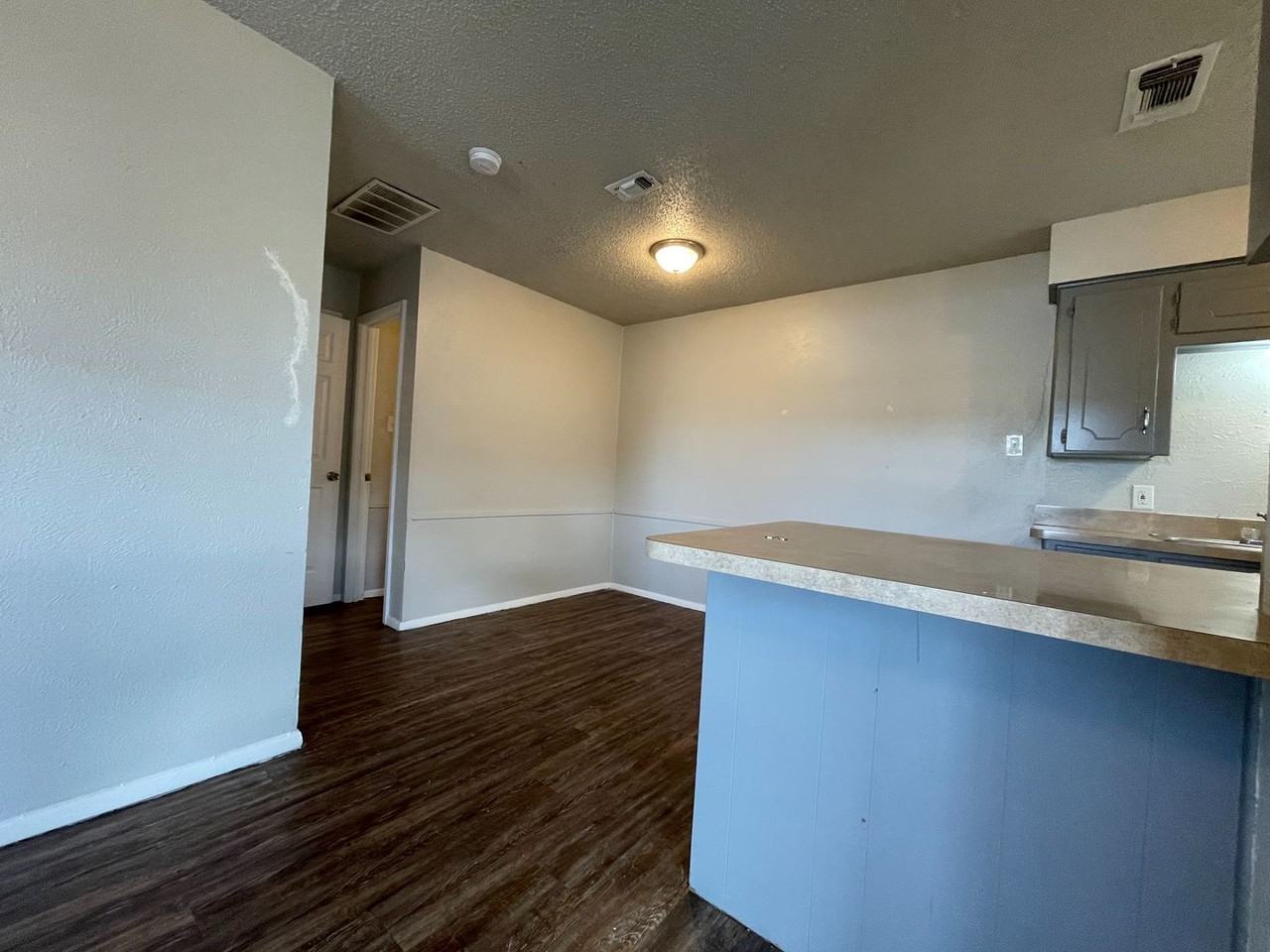 738 E Pecan St #738 - Photo 6 of 8