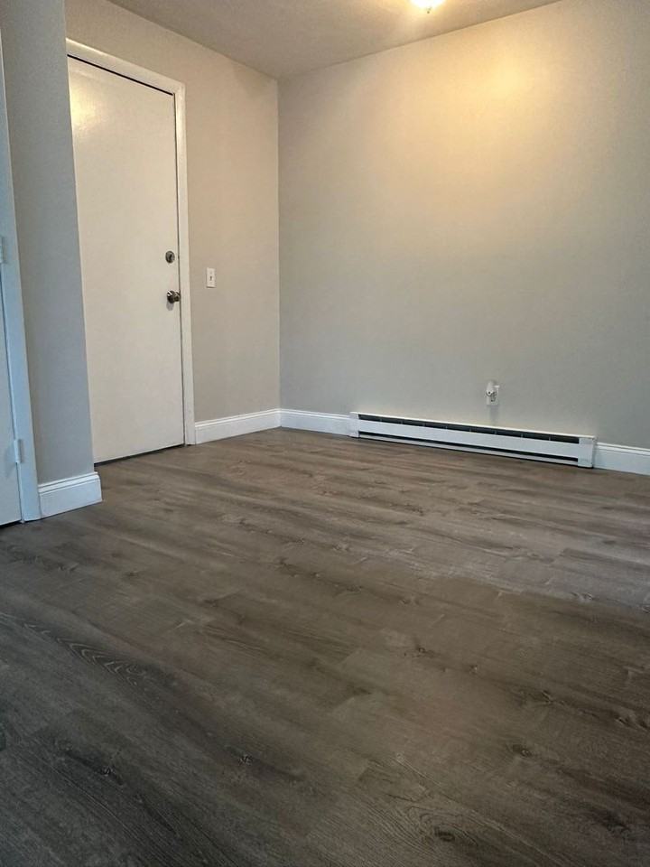 1093 Main Street - Photo 2 of 5