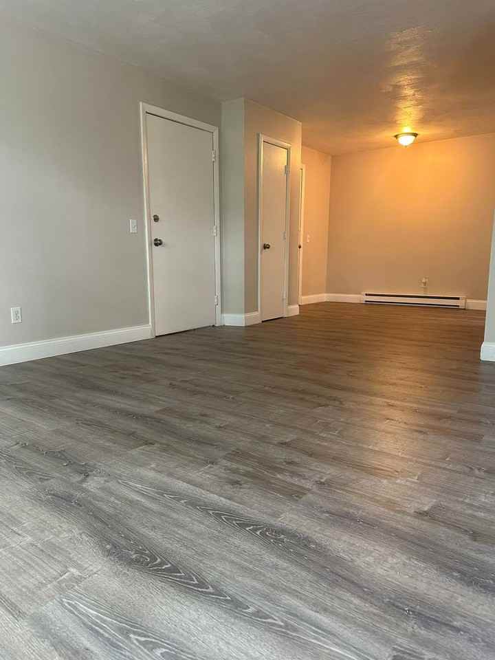 1093 Main Street - Photo 3 of 5