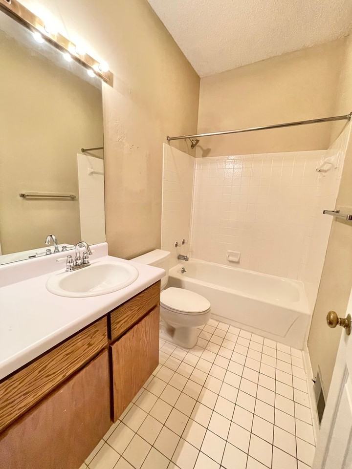 Lakewood Pl - Photo 6 of 12