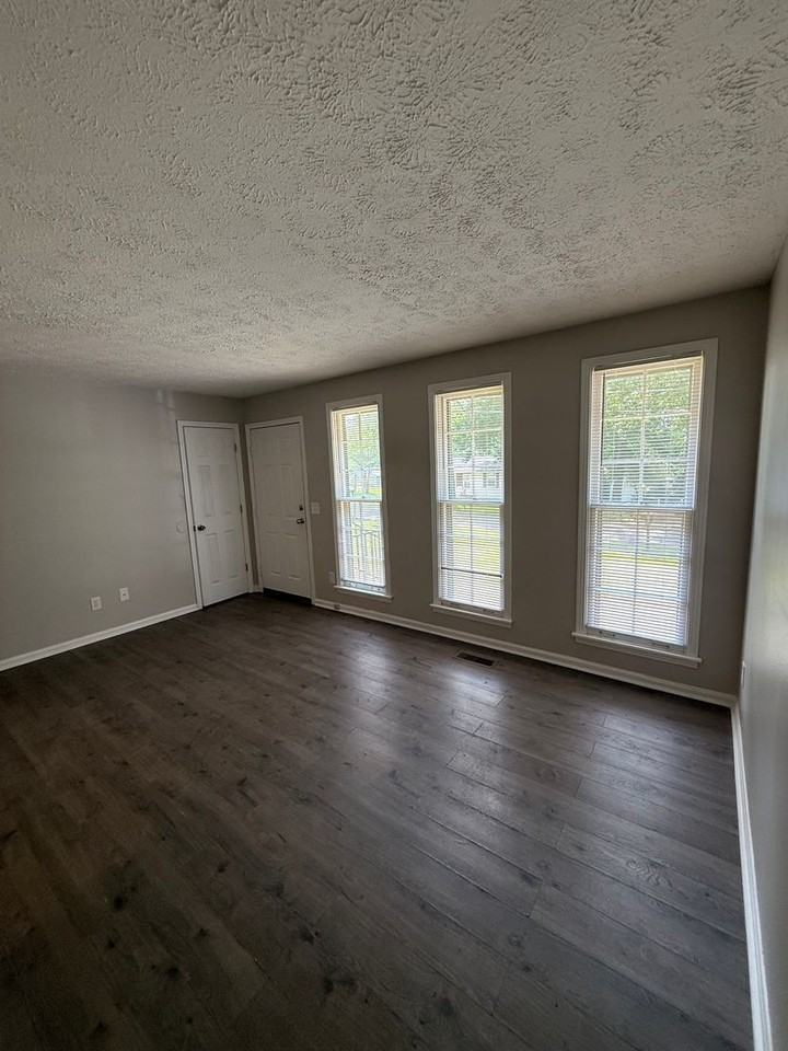 116 Schrader Heights Dr - Photo 3 of 10