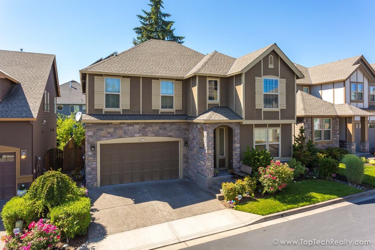 125 Ne 64th Ter - Photo 2 of 32