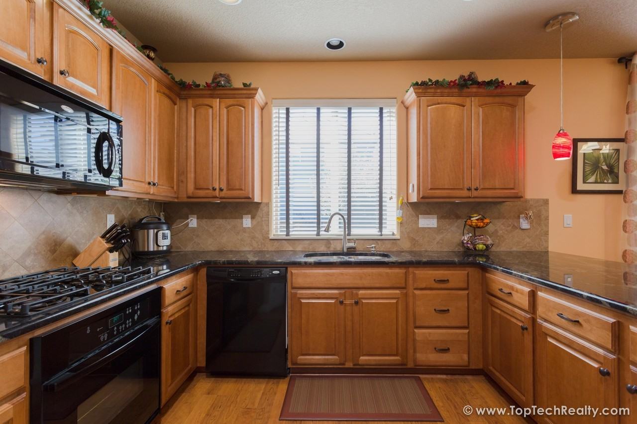 125 Ne 64th Ter - Photo 3 of 32