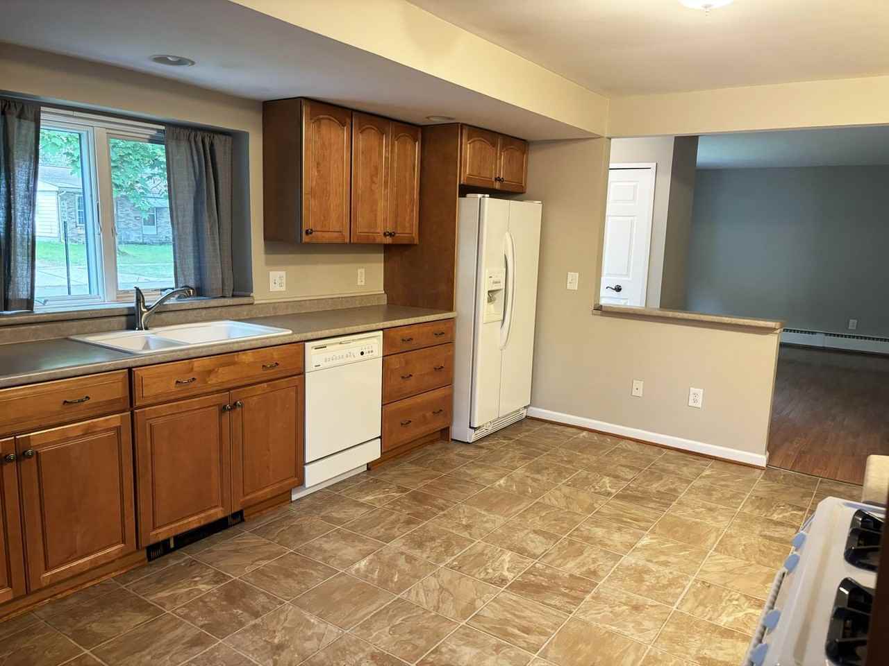 524 Lane St - Photo 3 of 18