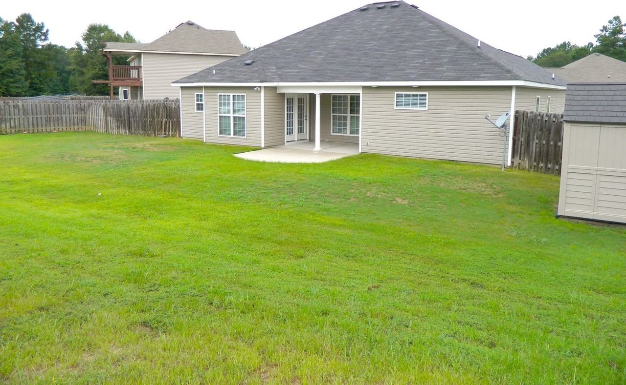 498 Sebastian Drive - Photo 7 of 30