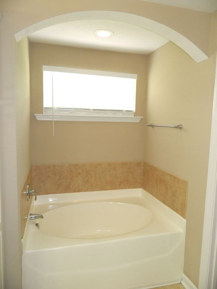 498 Sebastian Dr - Photo 2 of 30