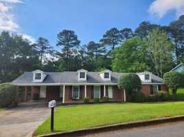 featured image of 1706 37th St Ne