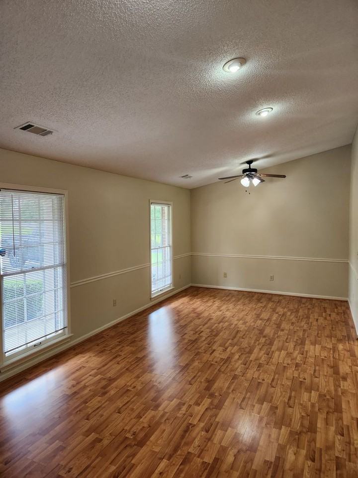 1706 37th St Ne - Photo 2 of 13