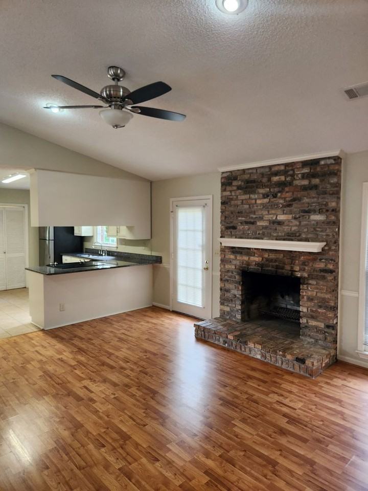 1706 37th St Ne - Photo 3 of 13