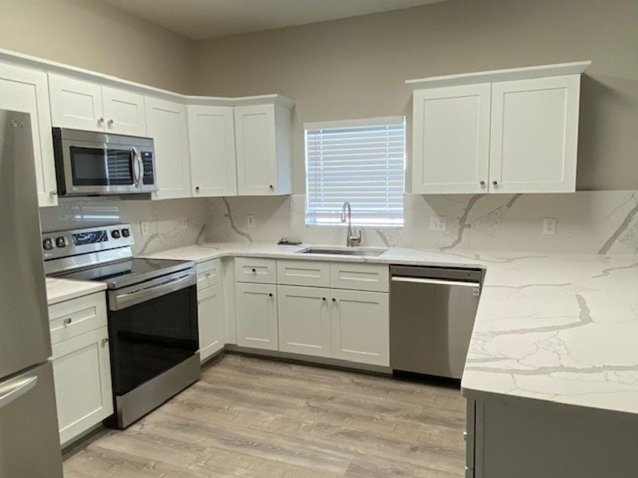 5212 Outlook Dr - Photo 2 of 43